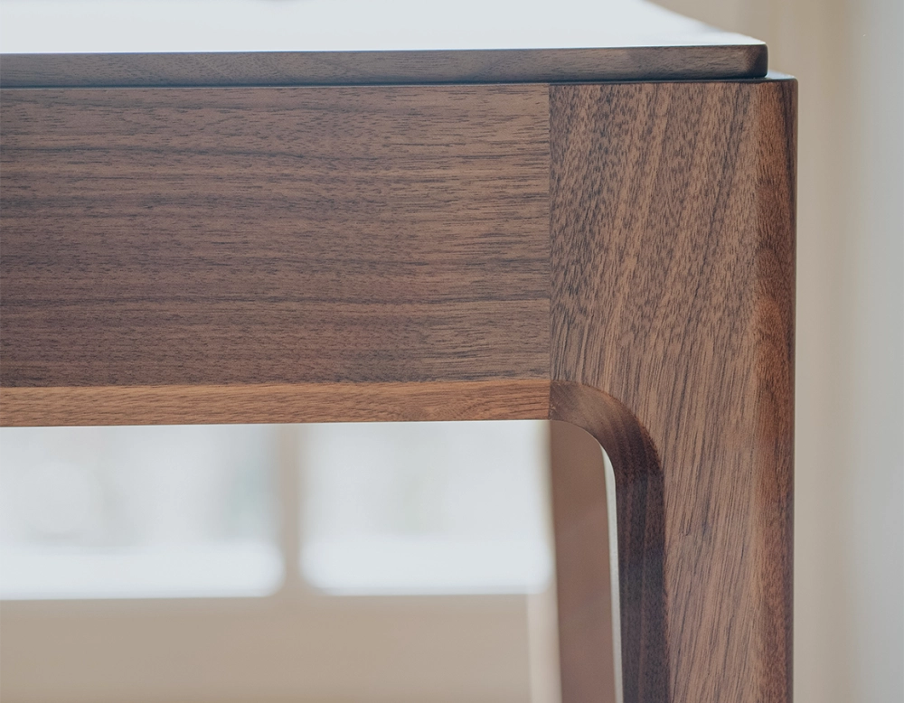 Bureau design en noyer teinte naturelle L150 cm