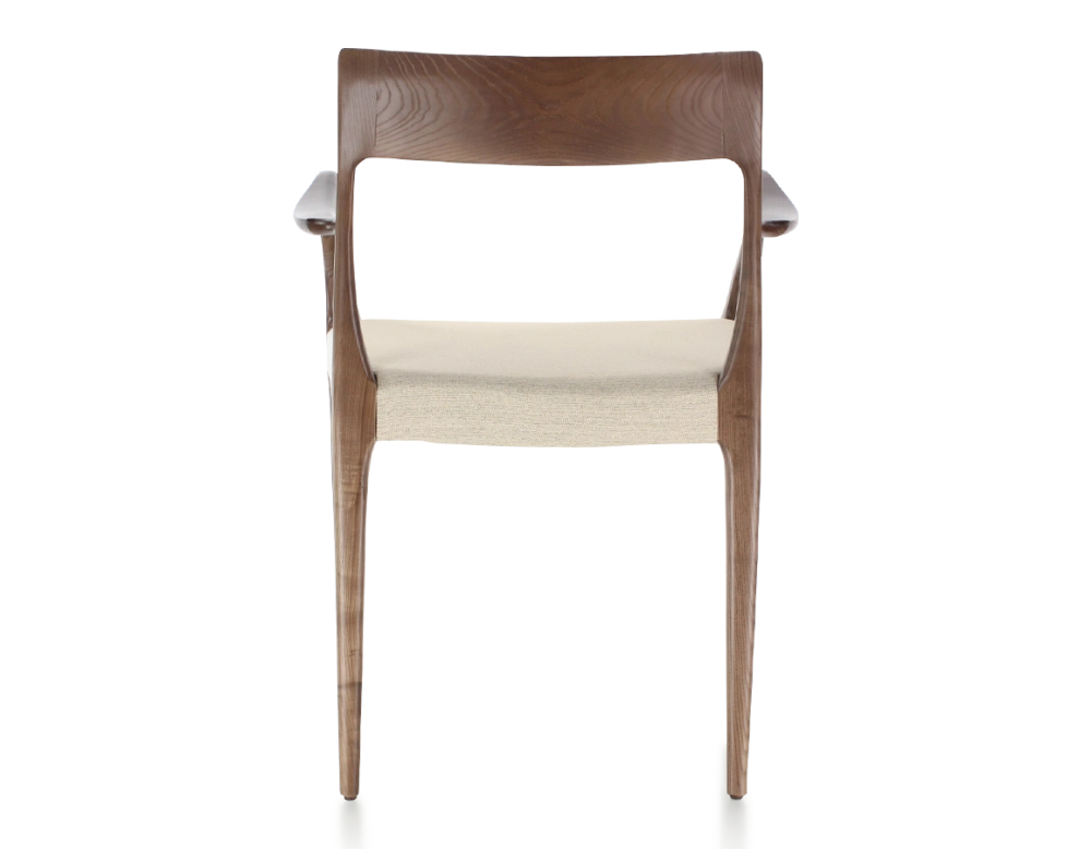 Silla escandinava con reposabrazos madera tintada marrón oscuro asiento tejido camel
