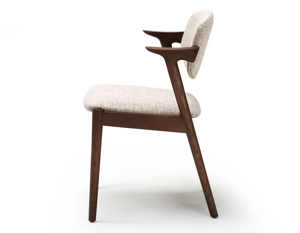 Chaise scandinave bois teinte marron foncé assise tissu fusion