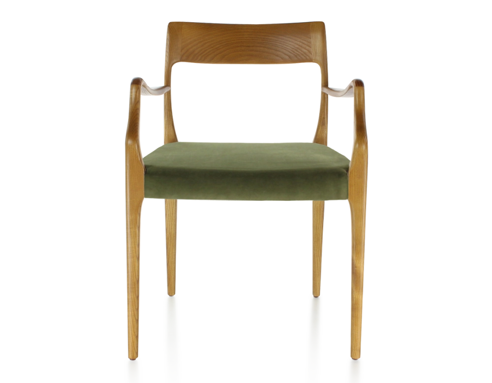 Silla escandinava con reposabrazos madera tinte cerezo asiento tejido verde oliva