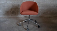 Chaise de bureau à roulette assise tissu rose