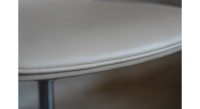 Chaise de bureau sans roulettes dossier bois teinte naturelle assise cuir beige
