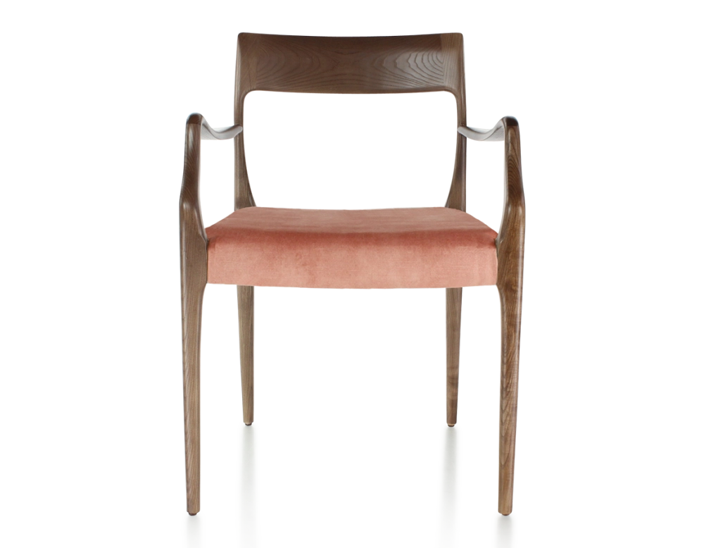 Chaise scandinave avec accoudoirs bois teinte marron foncé assise tissu velours rose pâle