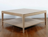 Mesa de centro cuadrada de roble con estante tinte natural 100x100 cm