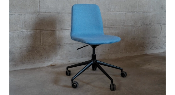 Silla de oficina con ruedas asiento de tejido de lana hervida azul