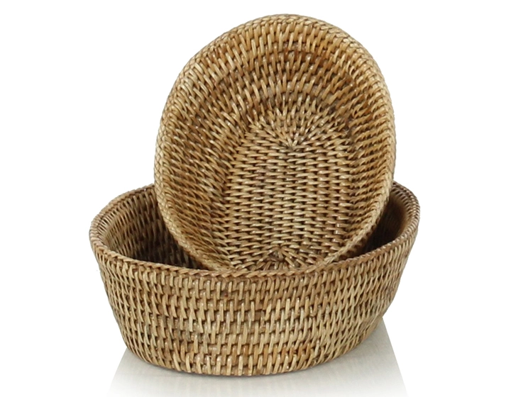 Small oval bread basket in natural rattan