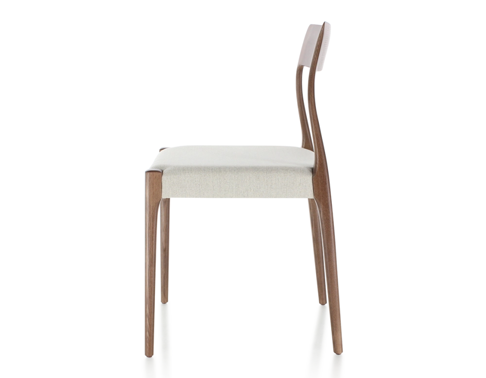 Chaise scandinave bois teinte marron foncé assise tissu beige naturel