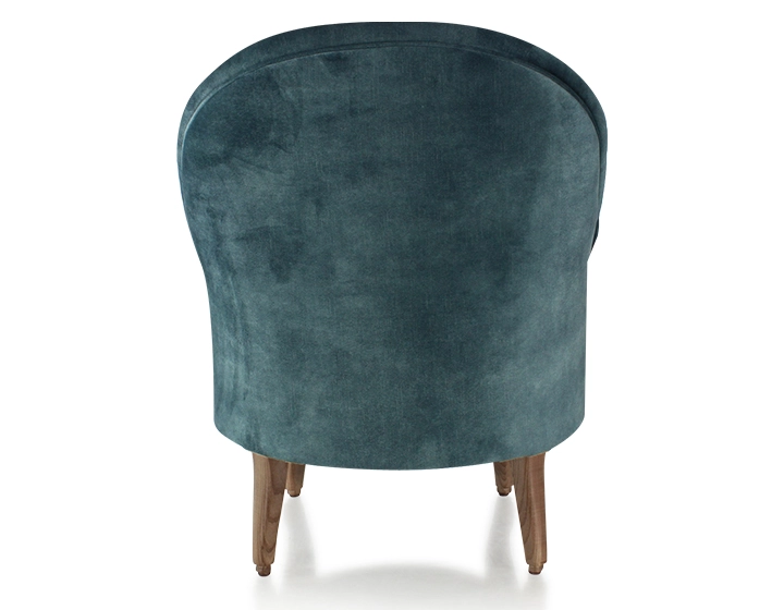 Sillón crapaud con reposabrazos patas de madera tinte nogal y tejido terciopelo azul petróleo