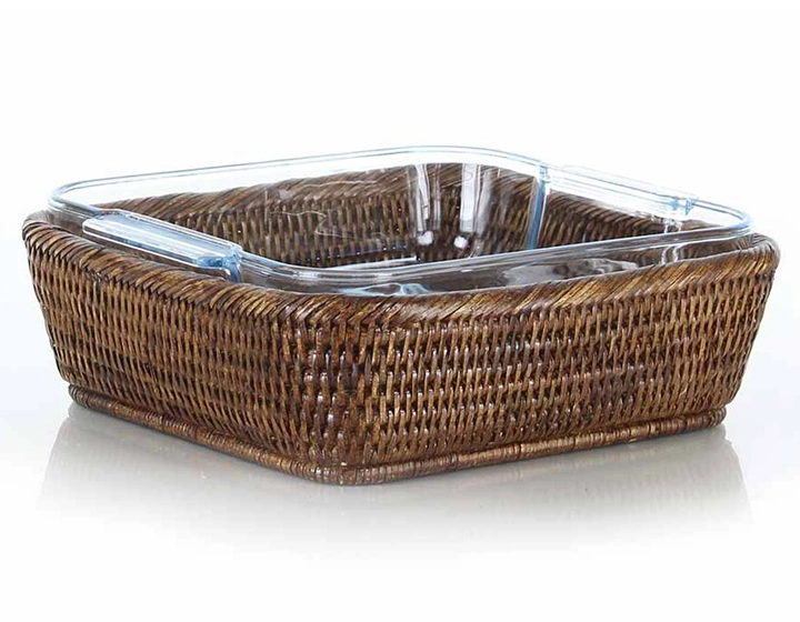 Square Pyrex dish with brown rattan stand