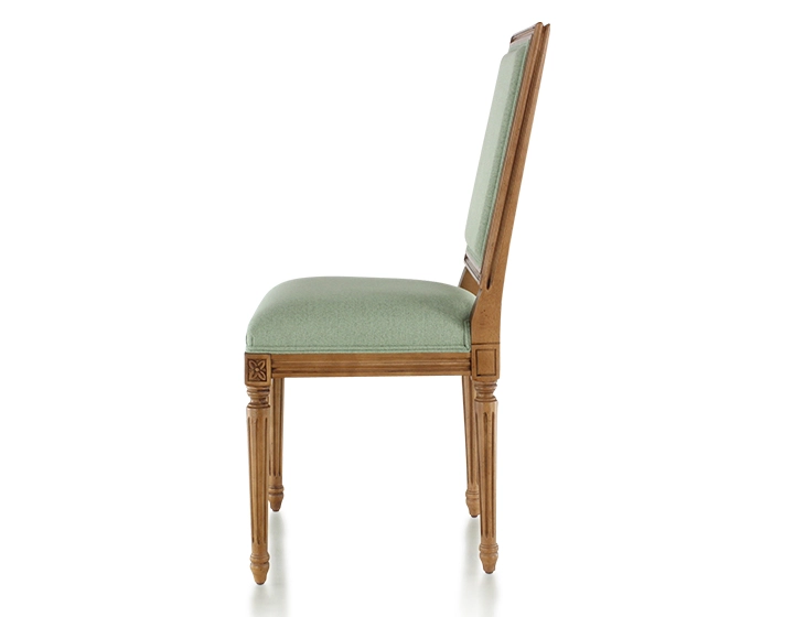 Silla antigua estilo Luis XVI madera con tinte envejecido y tejido verde salvia