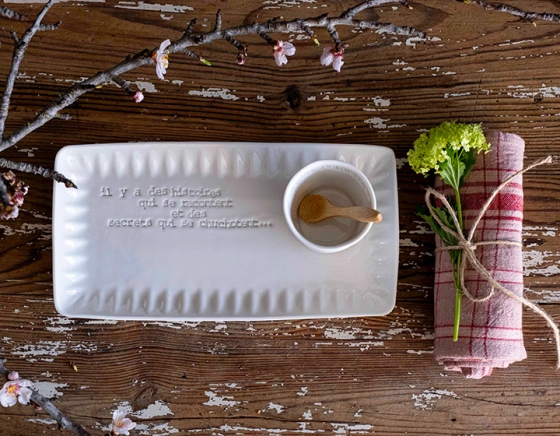 Rectangular dish with PM message