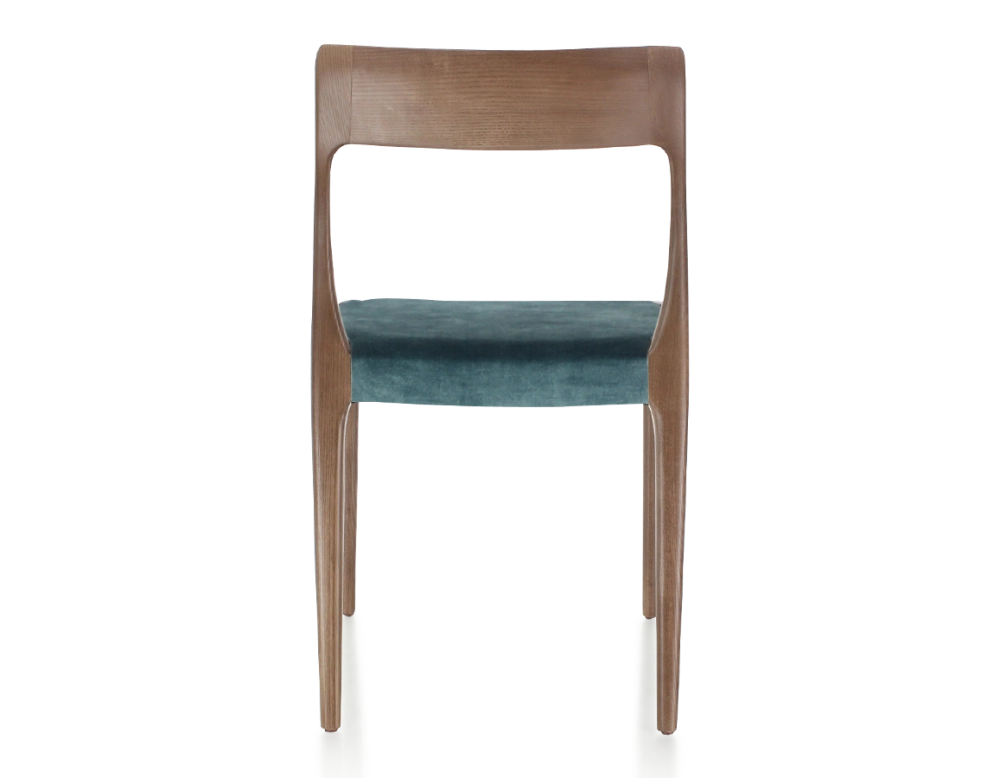 Chaise scandinave bois teinte marron foncé assise tissu velours bleu pétrole