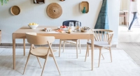 Table salle à manger en chêne 6 personnes teinte naturelle plateau bois 160x100 cm