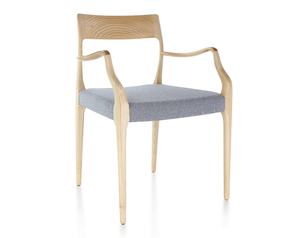 Chaise scandinave avec accoudoirs bois teinte naturelle assise tissu chevron bleu