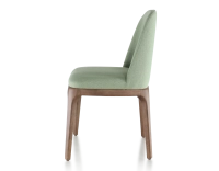 Chaise design bois teinte marron foncé et tissu vert sauge