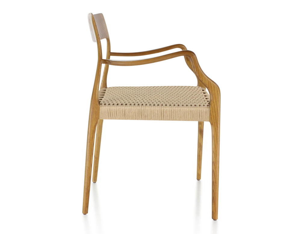 Chaise scandinave avec accoudoirs bois teinte merisier assise corde