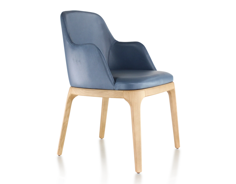 Silla de diseño con reposabrazos madera en tinte natural y piel azul tormenta
