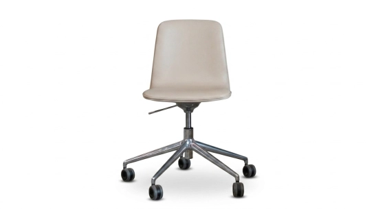 Silla de oficina sin ruedas respaldo de madera en tinte natural asiento de piel beige