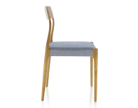 Silla escandinava madera tinte cerezo asiento tejido chevron azul