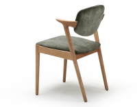 Chaise scandinave bois teinte naturelle assise tissu velours vert forêt