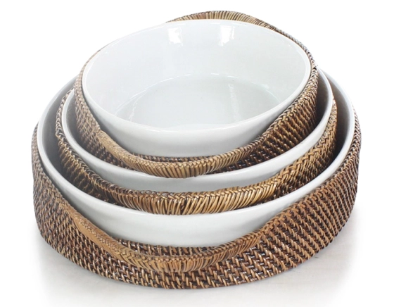 Plat porcelaine ovale avec support en fleur de rotin petit modèle