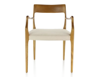 Scandinavian armchair with armrests cherry-stained wood, camel-coloured fabric seat