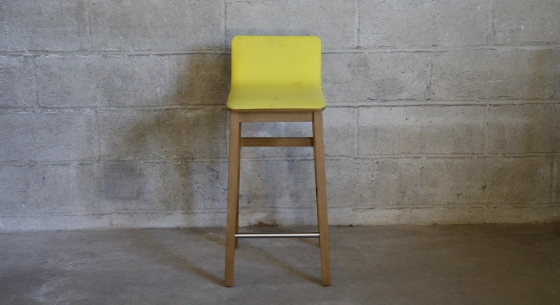 Taburete de bar de roble H60 cm madera tinte vintage asiento tejido amarillo