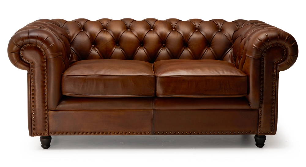 Sofá Chesterfield de piel 2 plazas marrón vintage reposabrazos con tachuelas