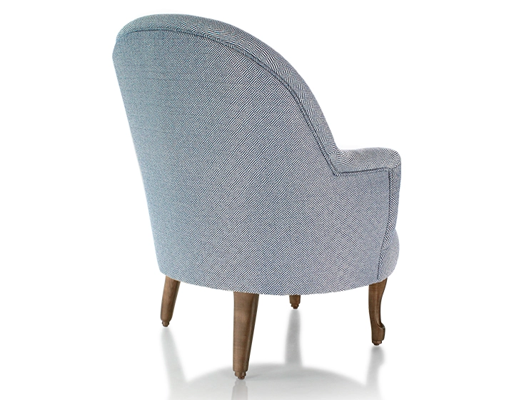 Fauteuil crapaud avec accoudoirs pieds bois teinte noyer et tissu chevron bleu
