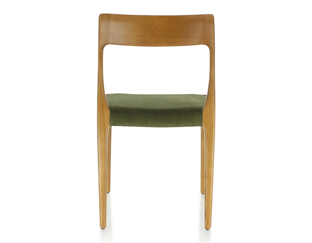 Chaise scandinave bois teinte merisier assise tissu vert olive