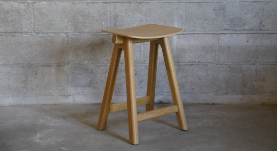 Taburete de bar de roble H60 cm madera en tinte natural