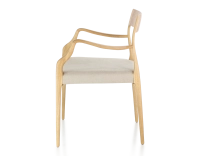 Chaise scandinave avec accoudoirs bois teinte naturelle assise tissu camel