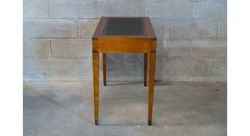 Bureau marine 2 tiroirs bois teinte merisier et cuir vert