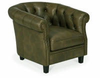 Fauteuil chesterfield cuir vert olive accoudoirs cloutés