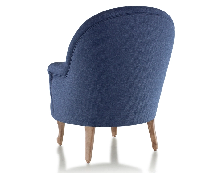 Fauteuil crapaud avec accoudoirs pieds bois teinte noyer et tissu bleu marine