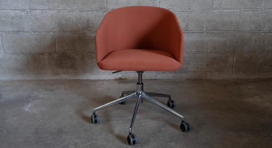 Silla de oficina con ruedas asiento tejido rosa