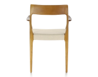 Scandinavian armchair with armrests cherry-stained wood, camel-coloured fabric seat