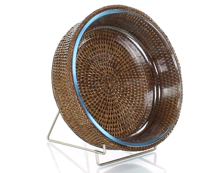 Round pyrex dish with brown rattan stand