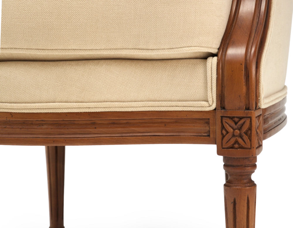 Fauteuil bergère style Louis XVI bois teinte ancienne et tissu crème