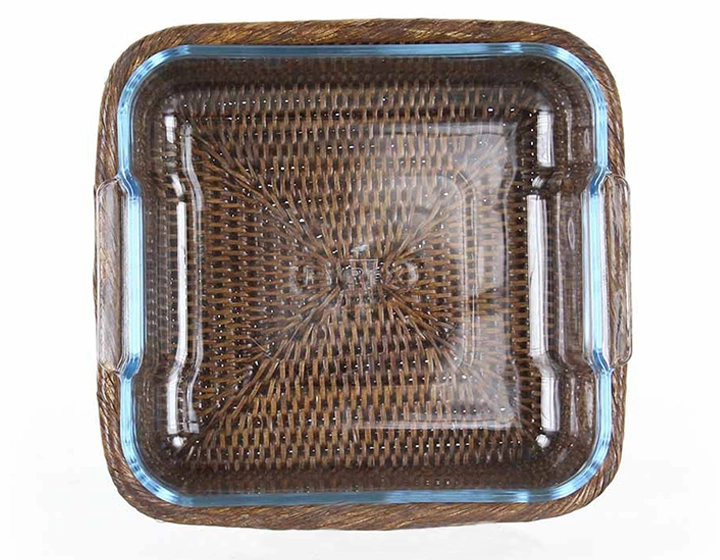 Square Pyrex dish with brown rattan stand