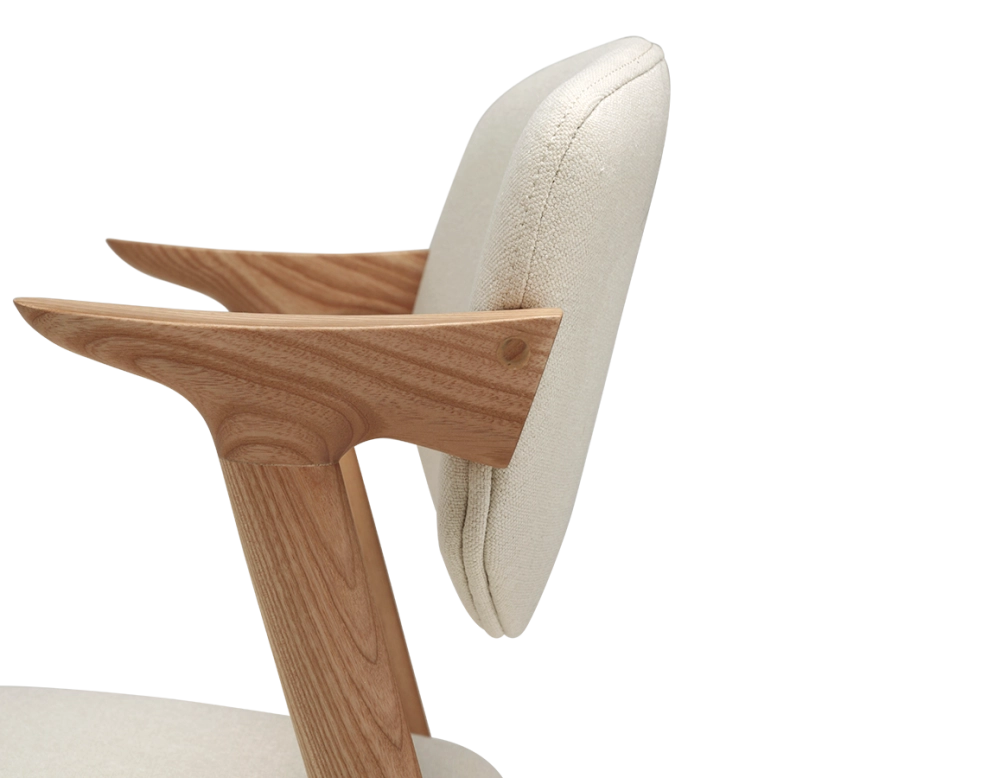 Chaise scandinave bois teinte naturelle assise tissu blanc cassé