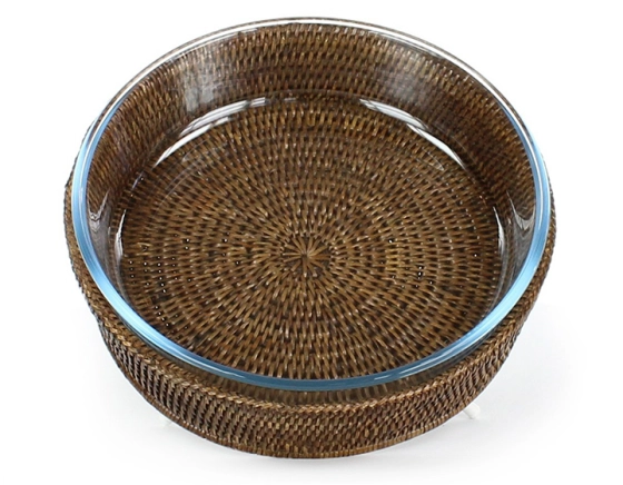 Round pyrex dish with brown rattan stand